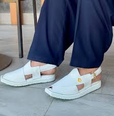 White Kaptaan Classic Chappal